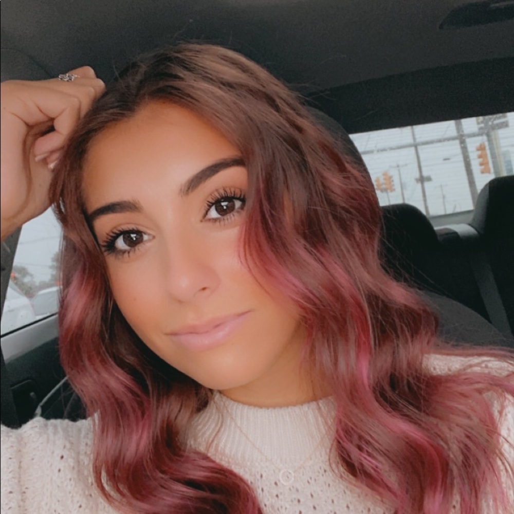 Meet your Posher, Alyssa